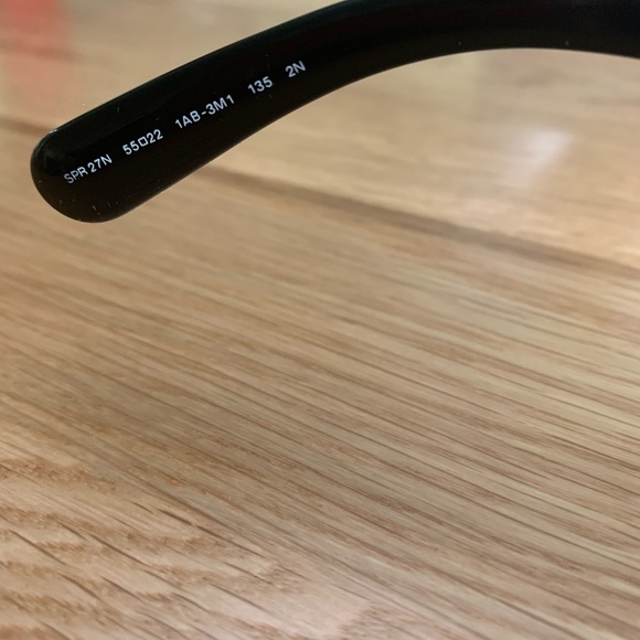 Prada rounded sunglasses comes with box - Picture 2 of 4